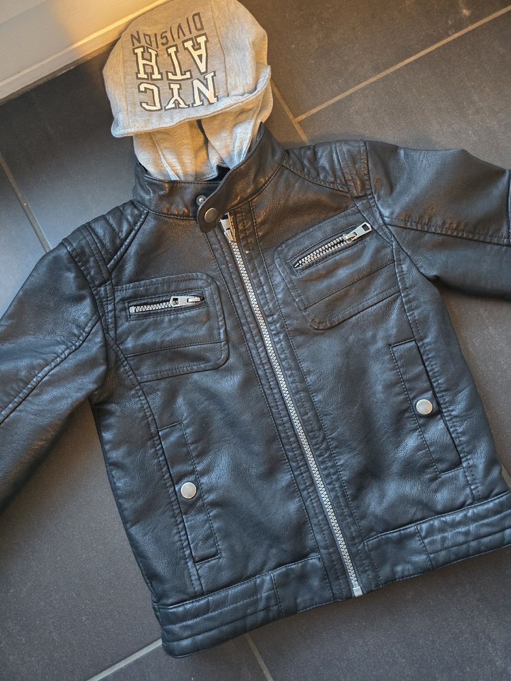 C&A Giacche & Cappotti: Jacke Lederimitat von C&A gr.122 – Usato da Unterentfelden venduto da Panda-87 1