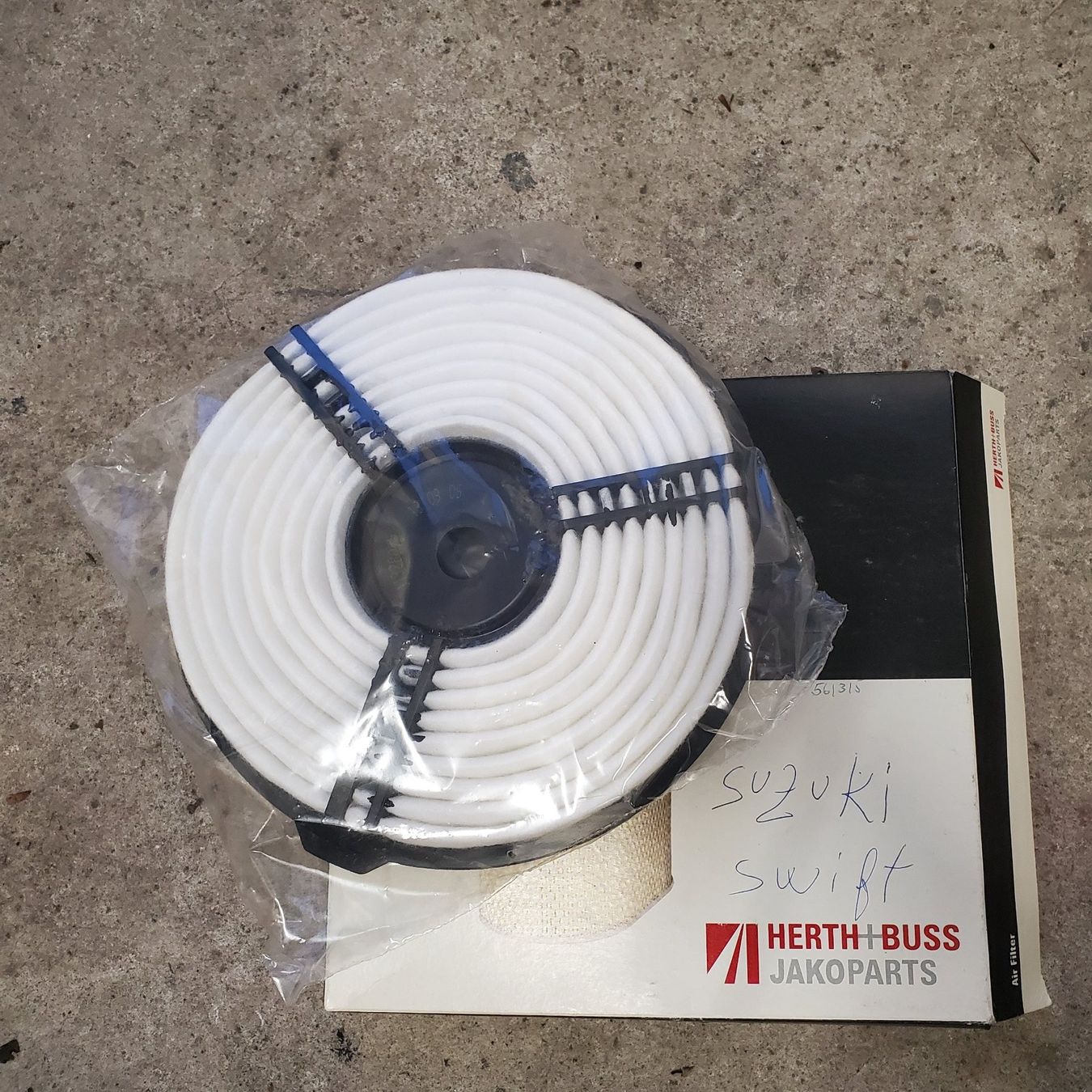 Suzuki Tutti pezzi di ricambio auto: Luftfilter Suzuki Swift – Nuovo e nell'imballaggio originale da Winterberg ZH venduto da mel_xn25