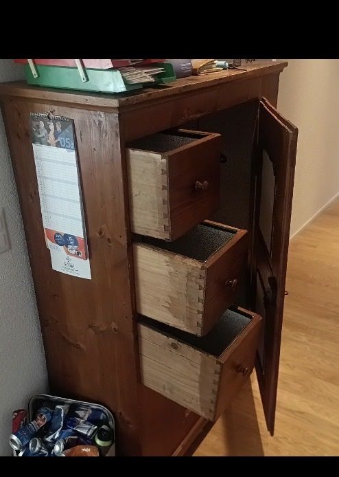 Buffets: Confiturier  – D'occasion à Albeuve par pan_bbw9 1