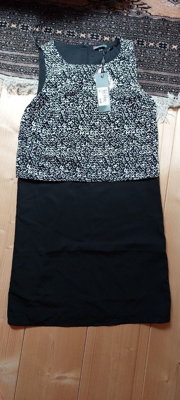 Robes: Sommer Kleid – Neuf avec emballage d'origine à Zweisimmen par Adorable