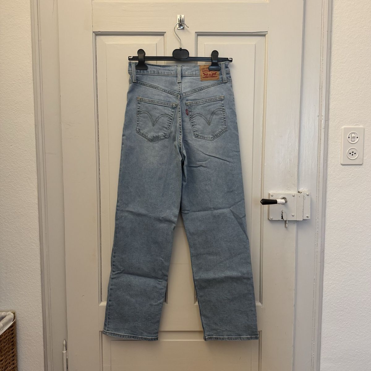 Levi's Pantaloni: Levi's Ribcage Straight Ankle Jeans, Gr. 28, hellblau – Usato da Baden venduto da sinaxli 1