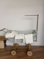 Kinderwagen Rattankorb Holzgestell Rollen gebraucht