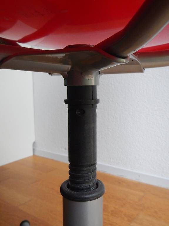 Stühle: Kinderbürostuhl (bis 25kg) – Gebraucht aus St. Gallen von _Corvin_ 1