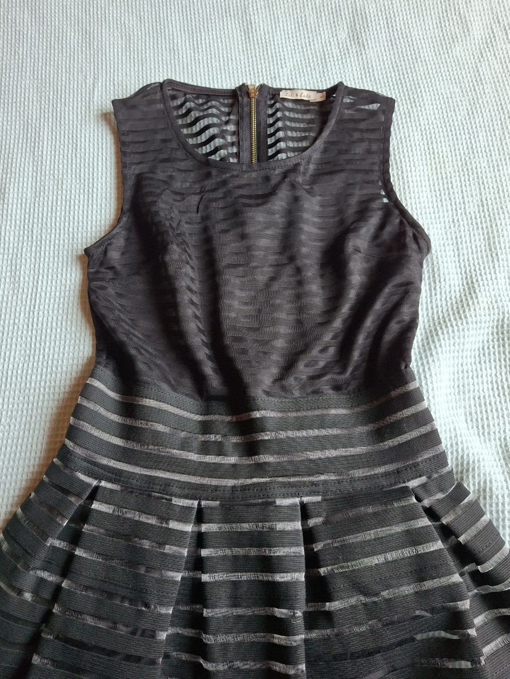 Robes: Robe taille S marque Lili & Lala – D'occasion à Villiers par san_jn5w 2