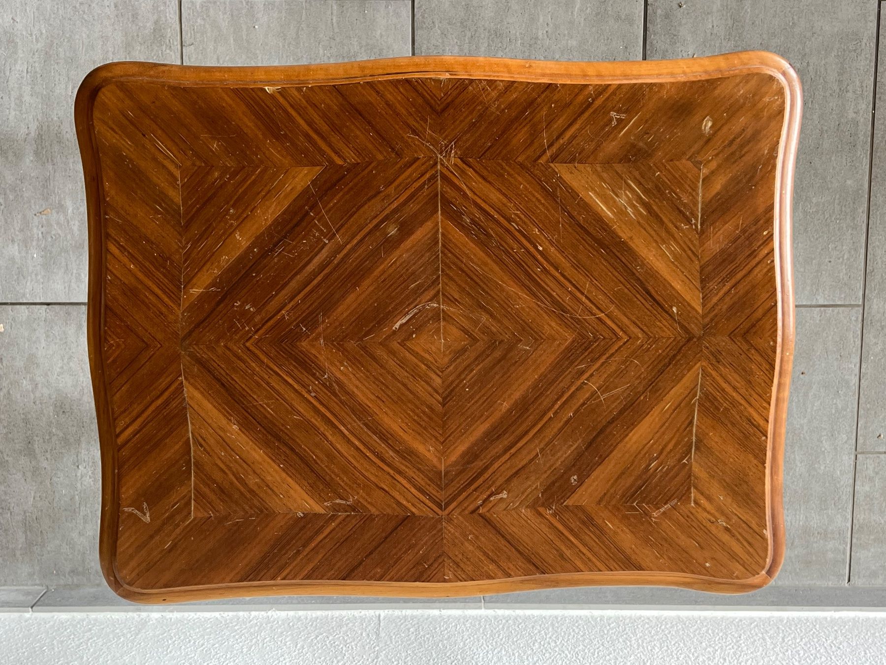 Tavoli: Vintage Beistelltisch / Salontisch – Usato da Hinterkappelen venduto da rum_y52q 2