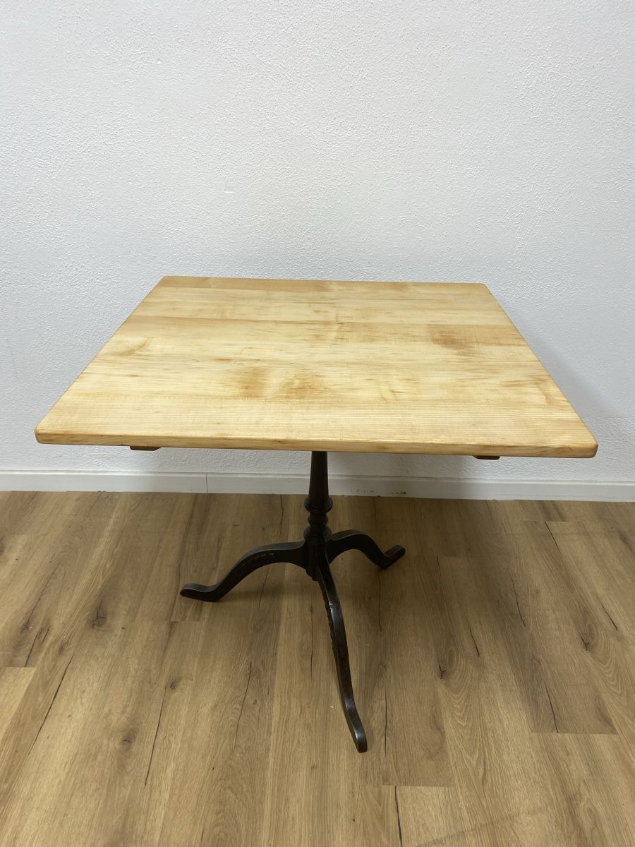 Horgen Glarus Tische: Beizentisch Ahorn (80x80) – Gebraucht aus Basel von MoebelSackmann 1