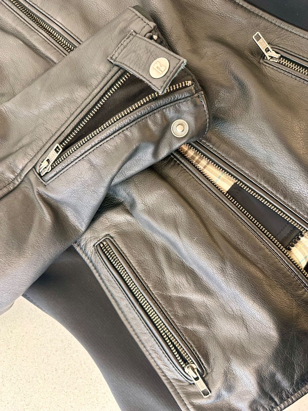 Jacken: Richa Motorrad Lederjacke Damen Grösse 38 – Gebraucht aus Buchs AG von o_nmno 5