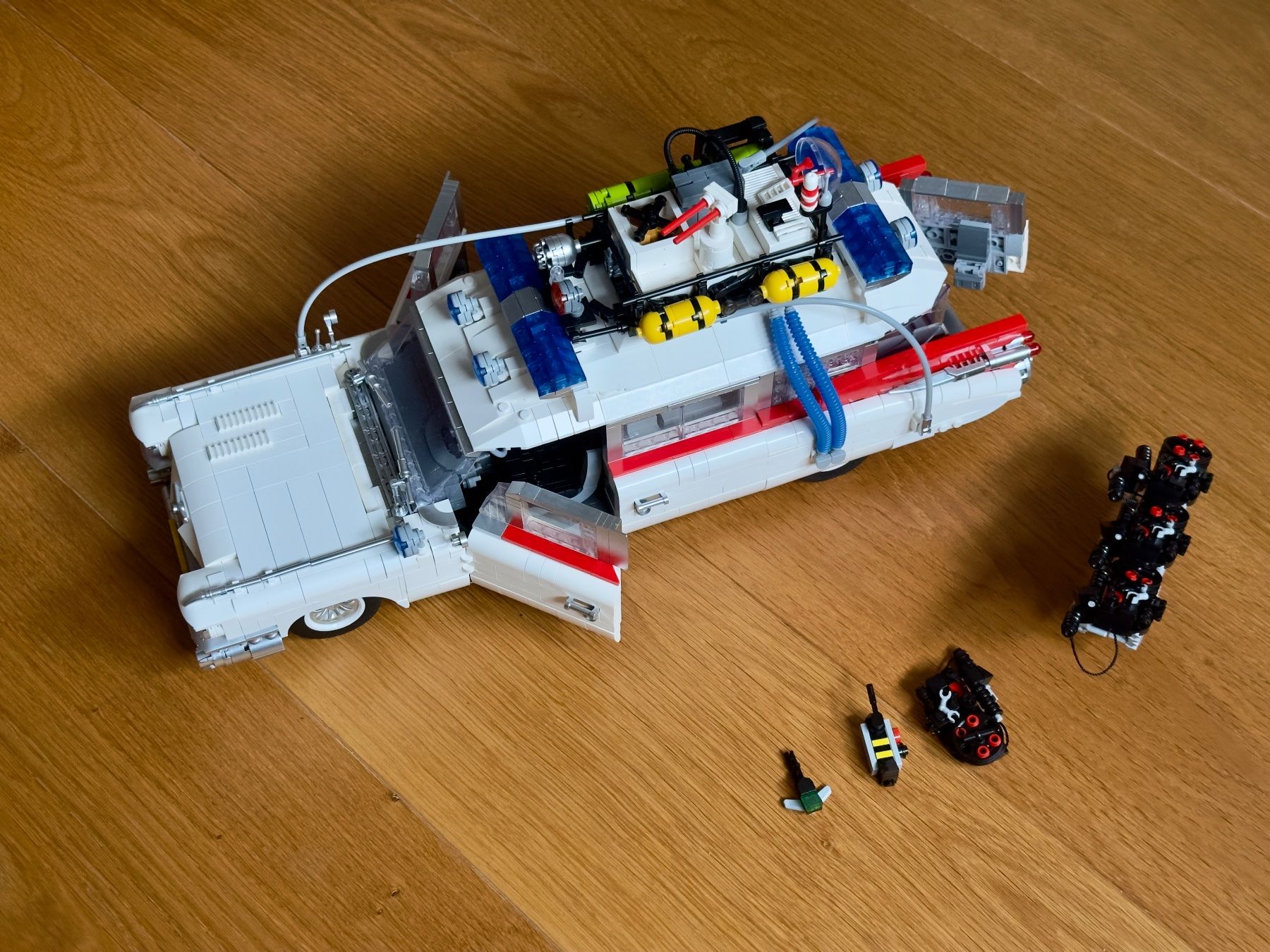 BlueBrixx Kit di costruzioni: BlueBrixx - Ghostbusters Ecto-1 - Lego kompatibel – Usato da Basel venduto da sstube91