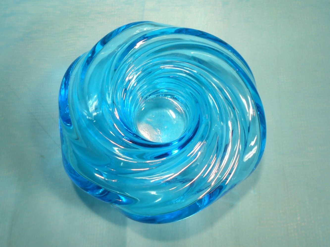 Murano Portacandele: Teelicht, hellblau, Dm: 17.5cm, Murano, signiert – Nuovo (secondo la descrizione) da Bellach venduto da JingleCherry