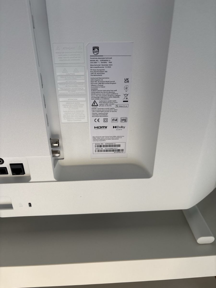 Philips Fernseher: Philips TV 32“, LED Ambilight – Neu (gemäss Beschreibung) aus Muttenz von Stefan8 2