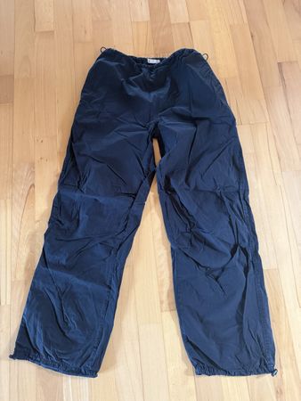 Pantalon parachute noir Stradivarius
