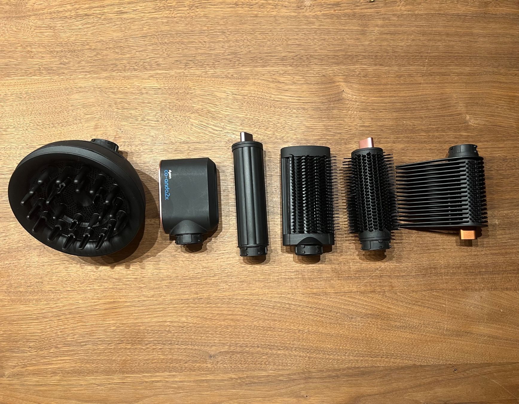 Dyson Asciugacapelli: Dyson Airwrap Aufsätze NEU – Nuovo (secondo la descrizione) da Oftringen venduto da lorena.alessia