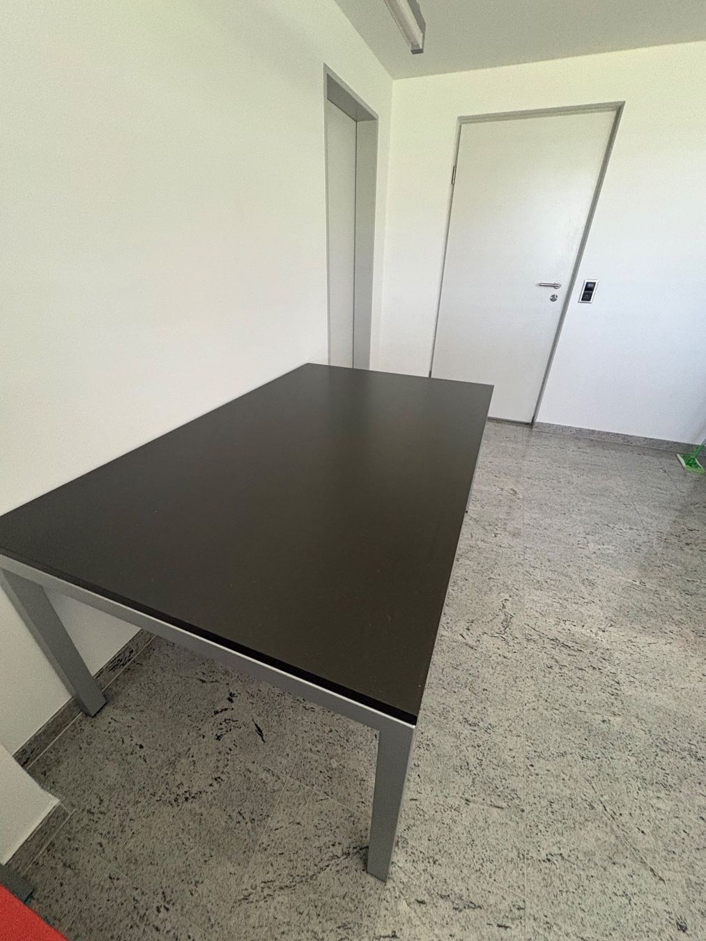 Schreibtische: Design Tisch / Bürotisch – Gebraucht aus Hauptwil von McDudley 1