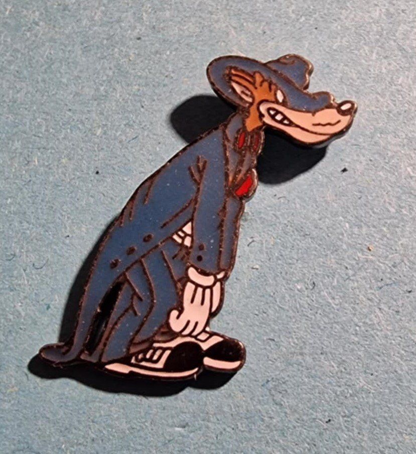 Placchette & Badge: Pin Comic – Usato da Härkingen venduto da specialshapes