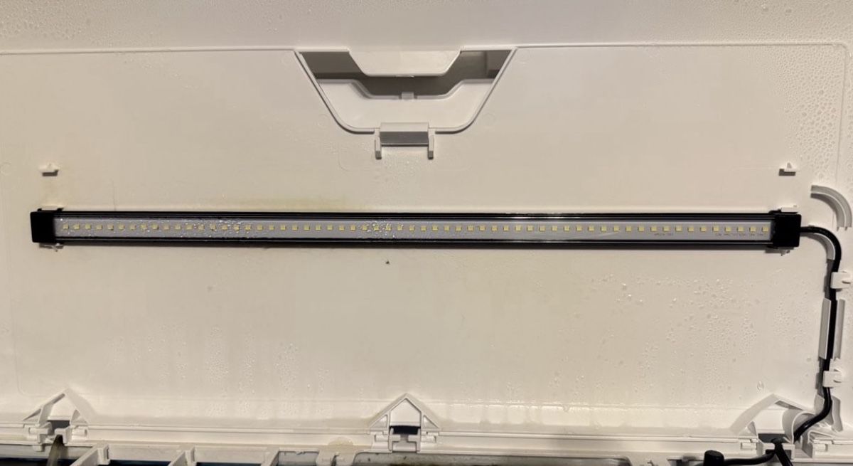 Aquarium: Aquarium 60l mit möbel – Gebraucht aus Allschwil von B.Bivona 2