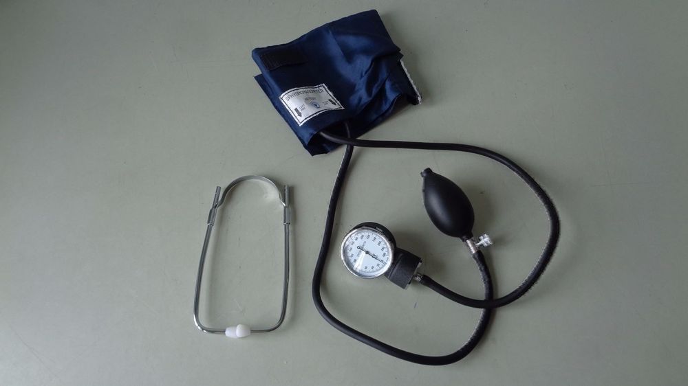Blutdruckmessgerät Sphygmomanometer Kaufen auf Ricardo