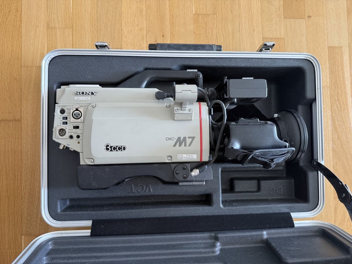 Sony Camcorder: Sony DXC M7 Kamera Profikamera – Gebraucht aus Giswil von urr_7c5j 3