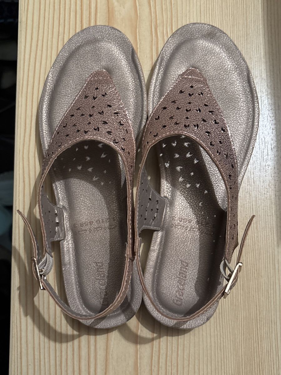 Scarpe da donna: Sandalen Grösse 39 – Usato da Unterentfelden venduto da Lavach