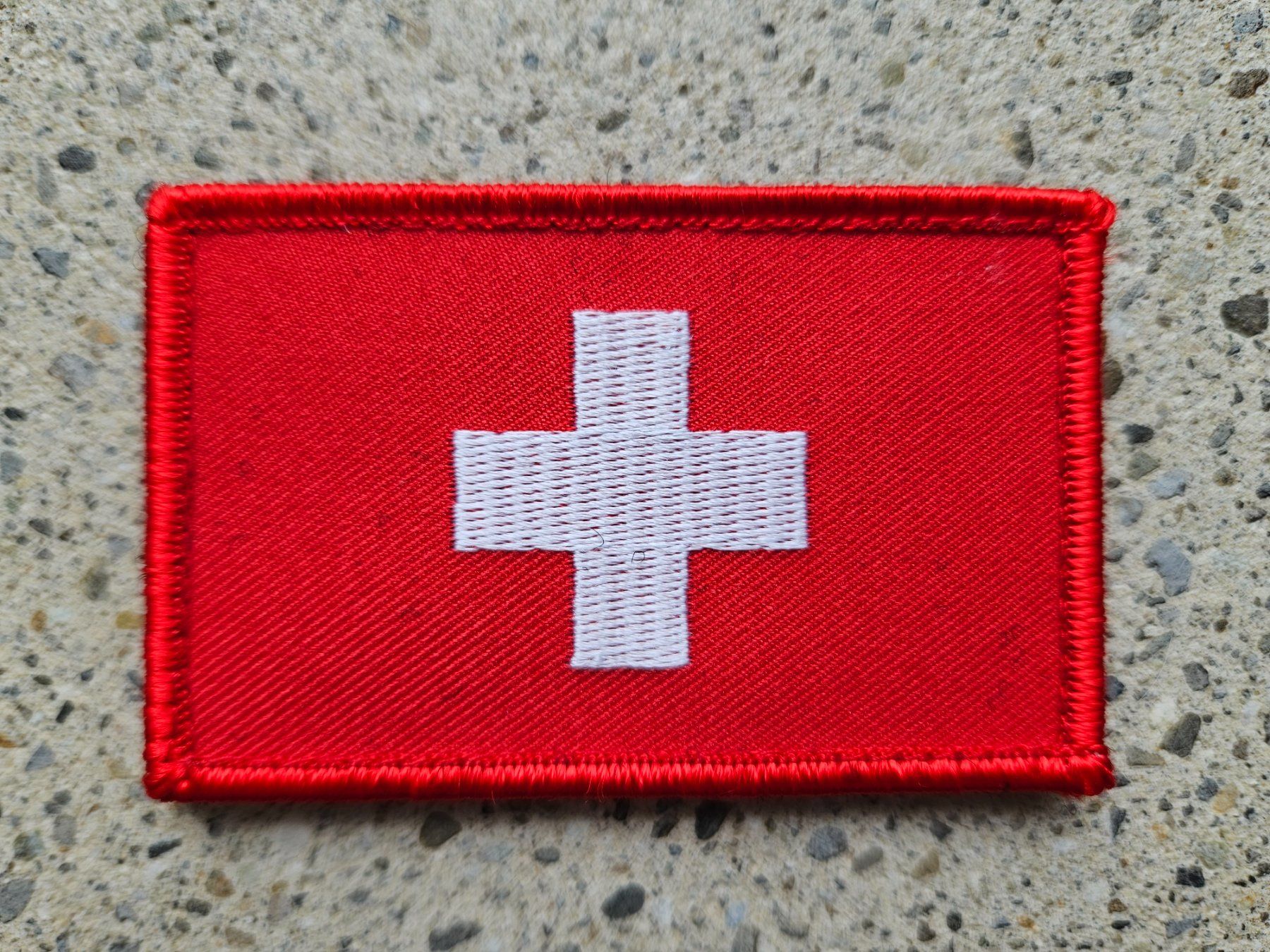 Schweizer Armee Placchette & Badge: *** Piloten Abzeichen Schweizer Luftwaffe mit klett *** – Nuovo e nell'imballaggio originale da Riedholz venduto da fr_sIruP
