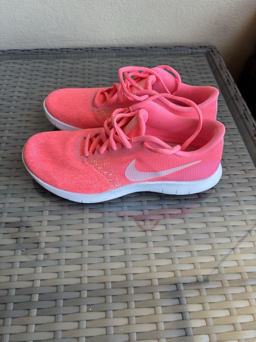 Nike Chaussures femmes: Basket Nike rose  – Neuf (Voir description) à Genève par ste_k6dj