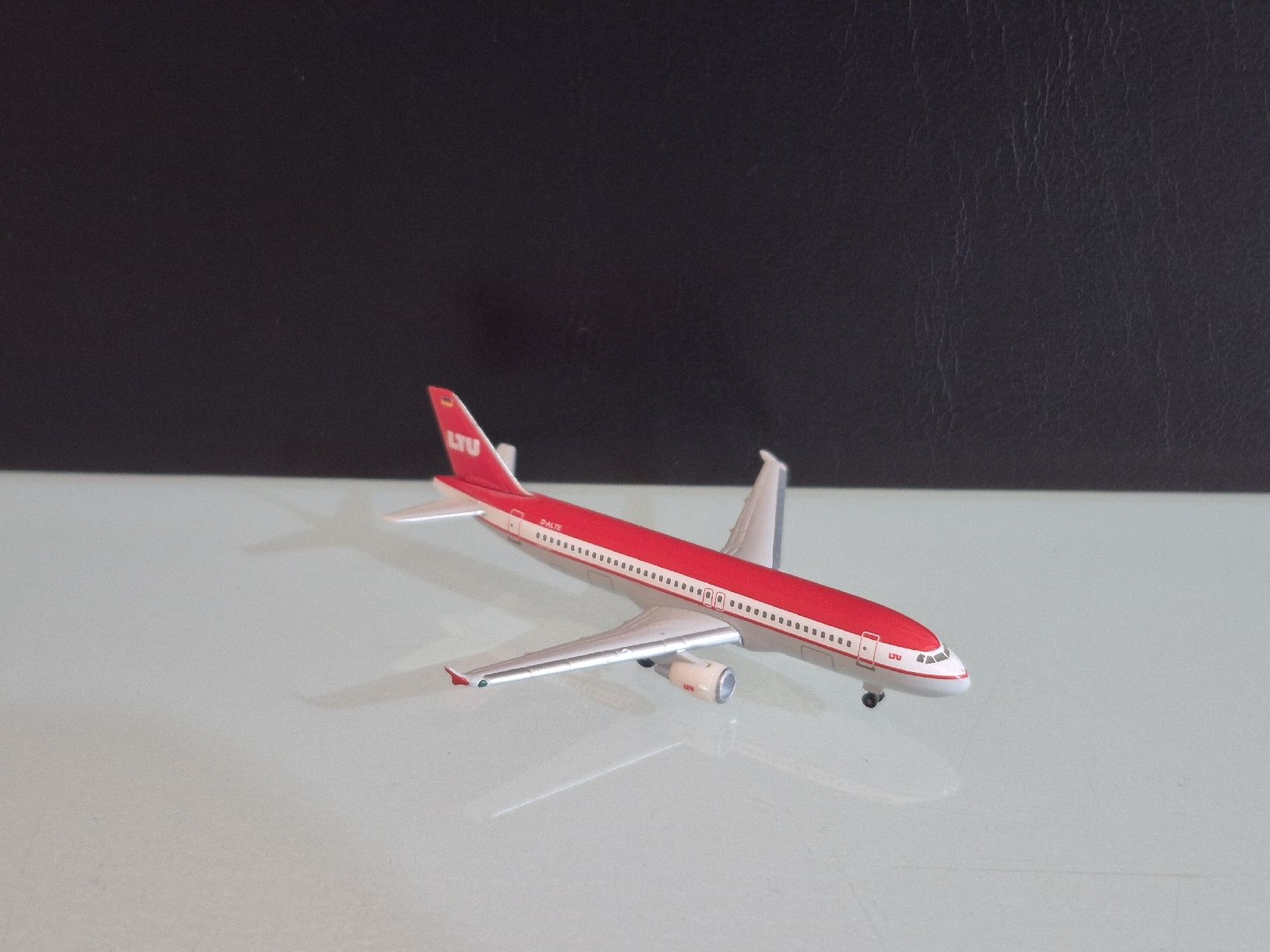 Herpa Modellbausätze & Standmodelle: Herpa LTU 1:500 – Gebraucht aus Uetendorf von myhome12 2