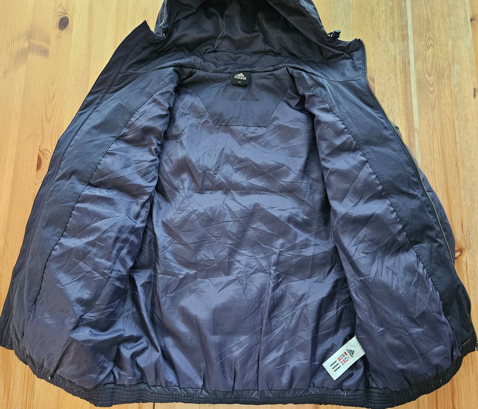 Adidas Giacche: Jacke adidas Grösse M – Usato da Hägglingen venduto da United-Village-Trade 3