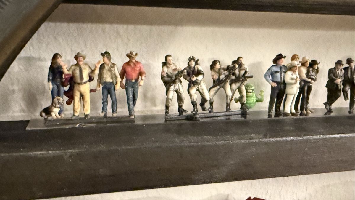 Modellautos: Modellautos und Figuren 1:87 – Gebraucht aus Basel von Zomeg 8