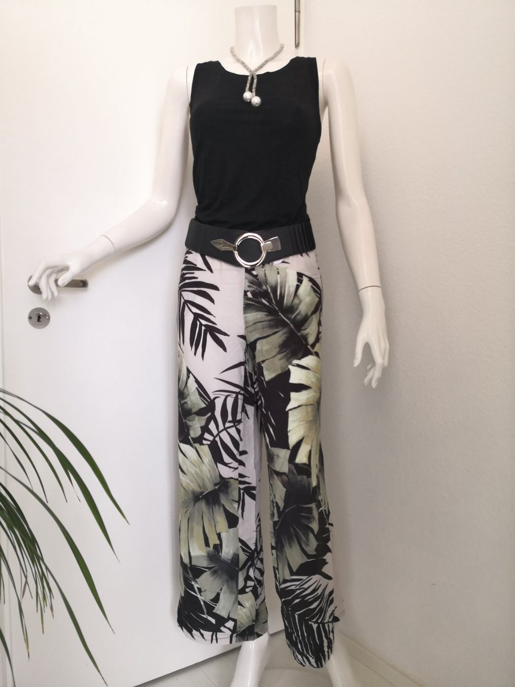 Top: 🤩NULU TOP SCHWARZ – Nuovo (secondo la descrizione) da Olten venduto da Naja-Twins-Twins 7
