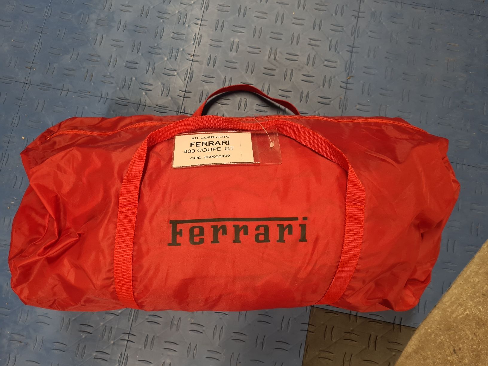 Abdeckhülle: Original Ferrari 430 Cover Auto Abdeckhaube Pyjama F430 rot – Gebraucht aus Volketswil von Swisstec