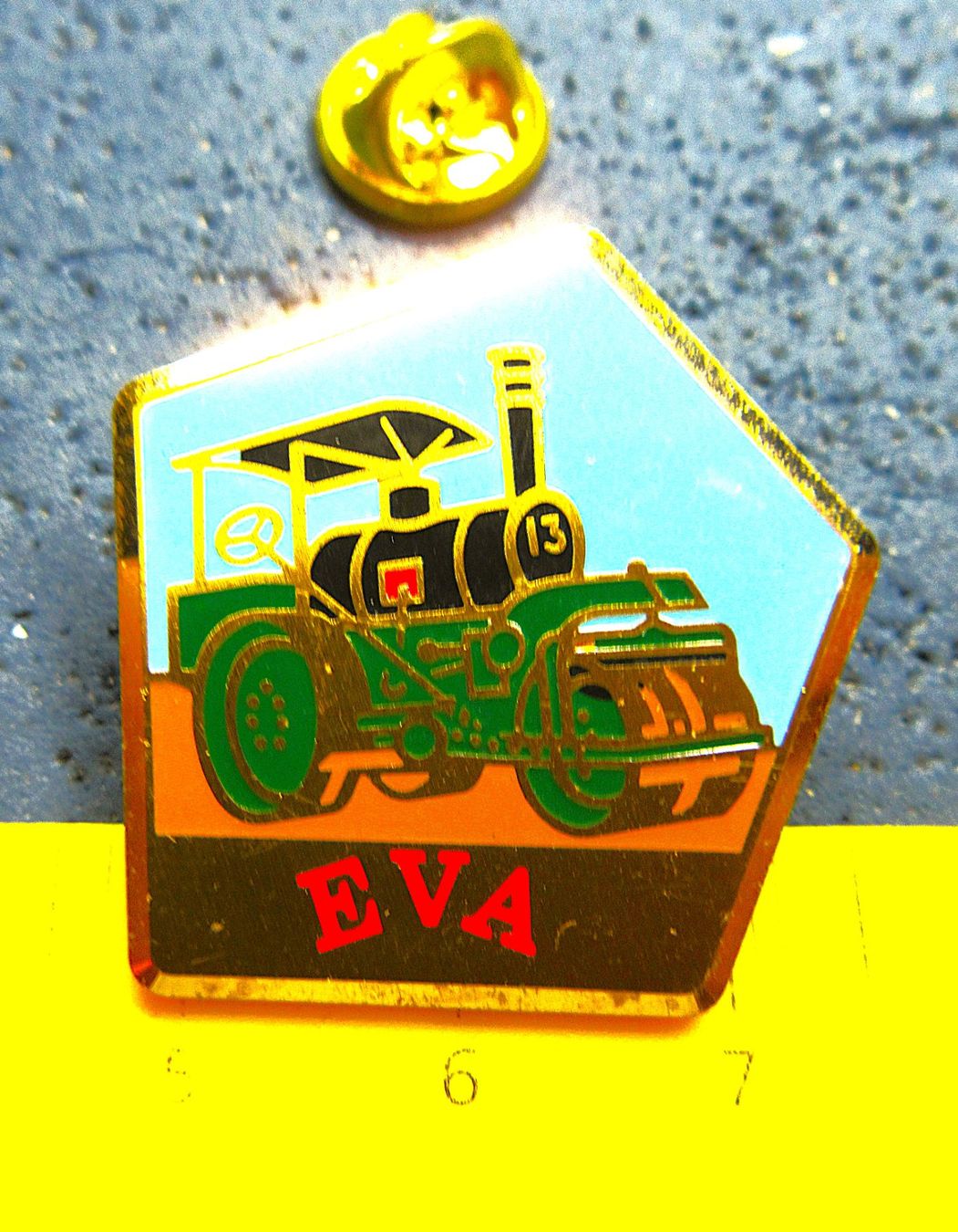 Swiss Plaketten & Abzeichen: EVA DIE DAMPFWALZE PIN – Gebraucht aus Ettingen von Hausi4711 1