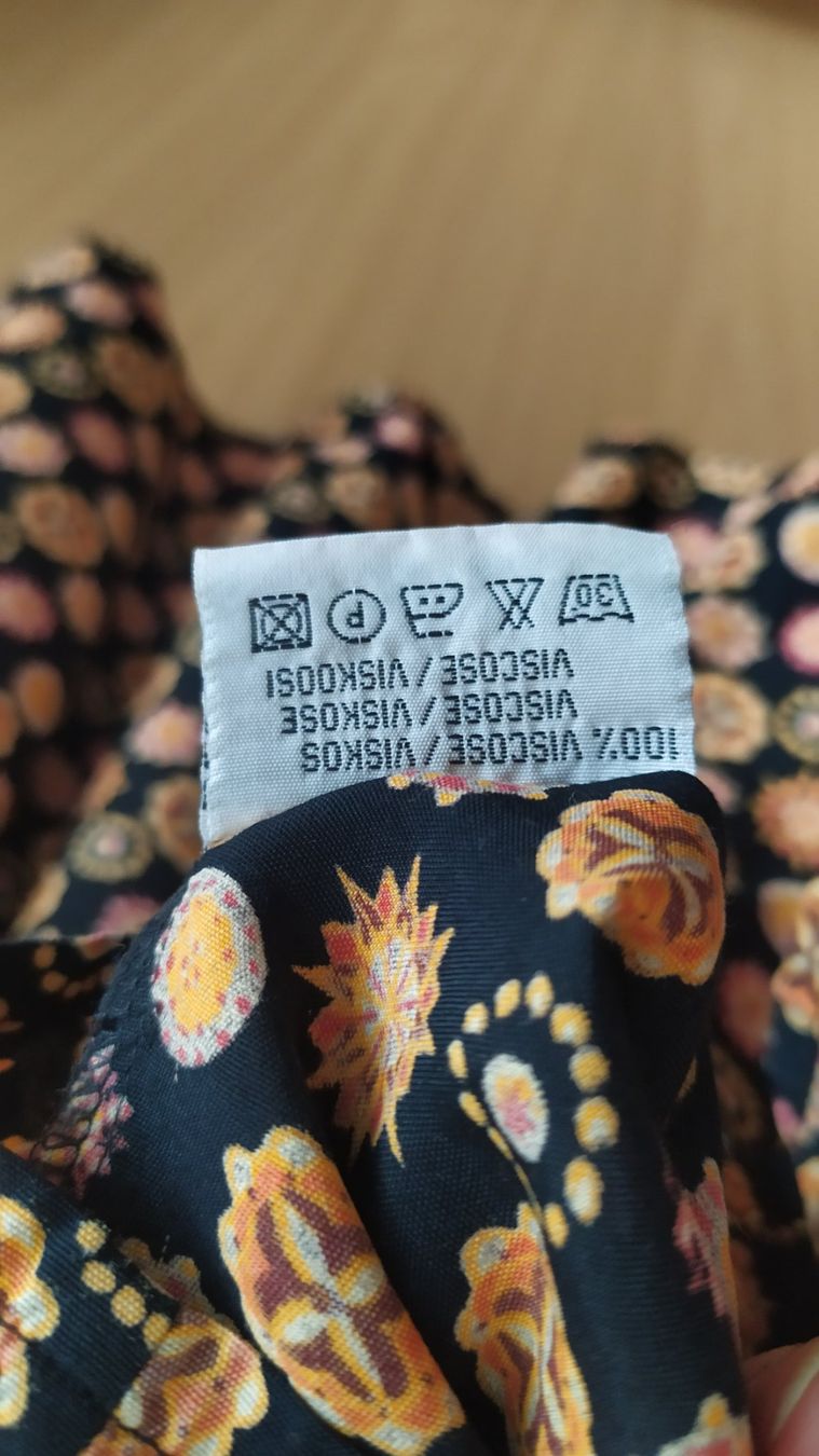 H&M Vestiti & Gonne: Robe d'été gr. 34. H&M – Usato da Chezard St-Martin venduto da Loucail 5