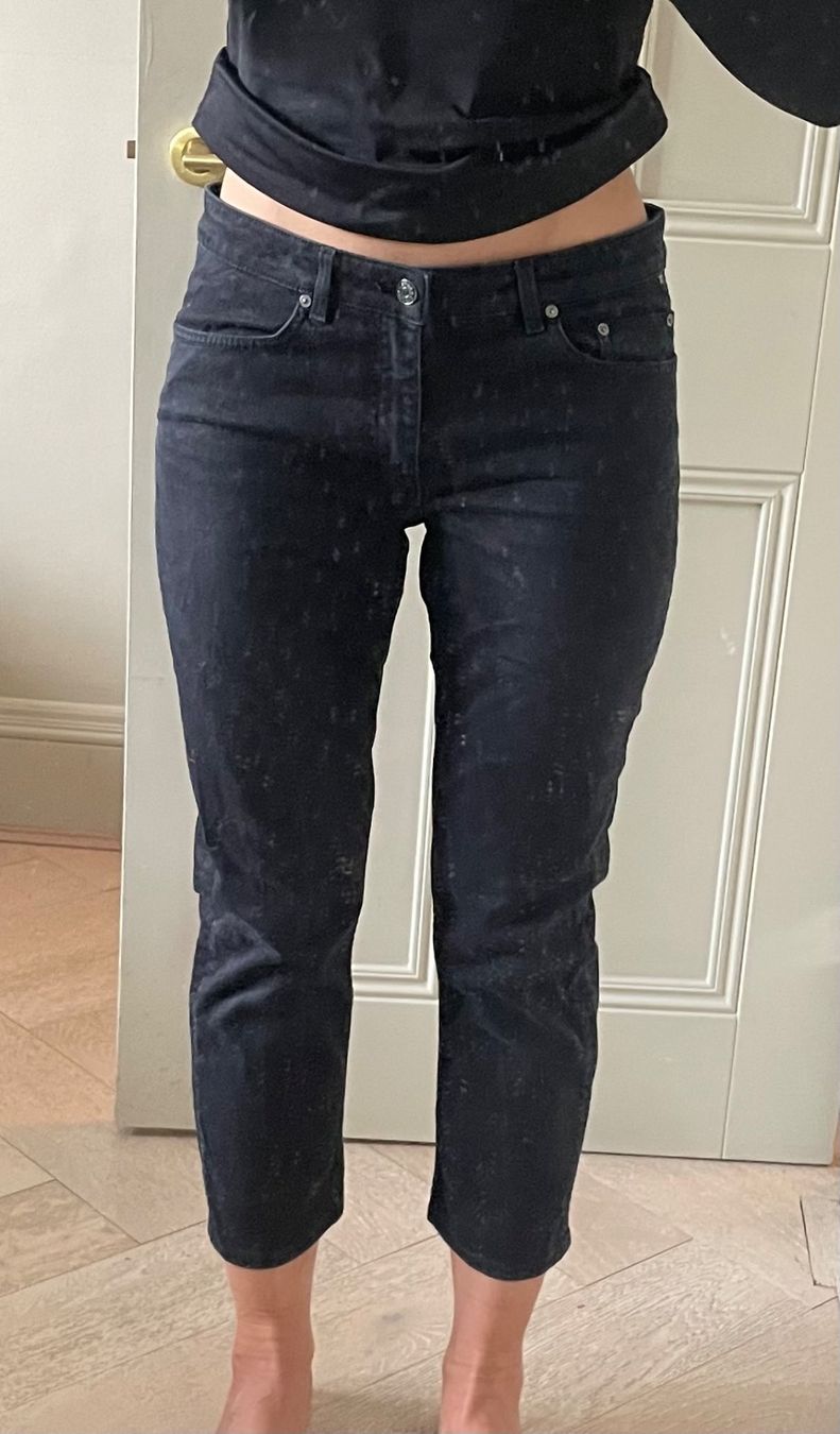 Jeans: Acne black jeans size 29 – Gebraucht aus Yverdon-les-Bains von pen_bbz8