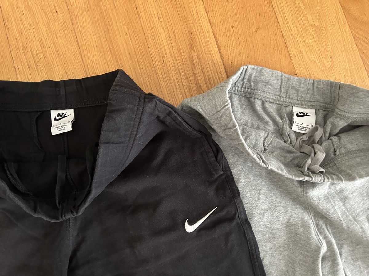 Nike Pantaloni: 2 Nike Shorts Schwarz und Grau Grösse S – Usato da Rupperswil venduto da Birke11 1