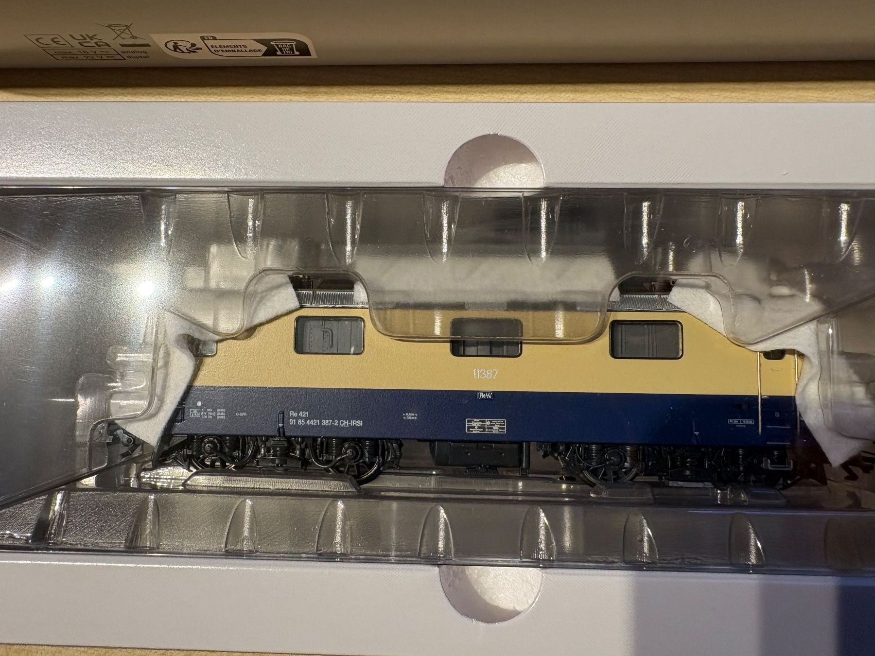 Märklin Modelleisenbahnen: Maerklin 37300-2  Re421  11387 – Neu und originalverpackt aus Corcelles Payerne von Pierre66 2