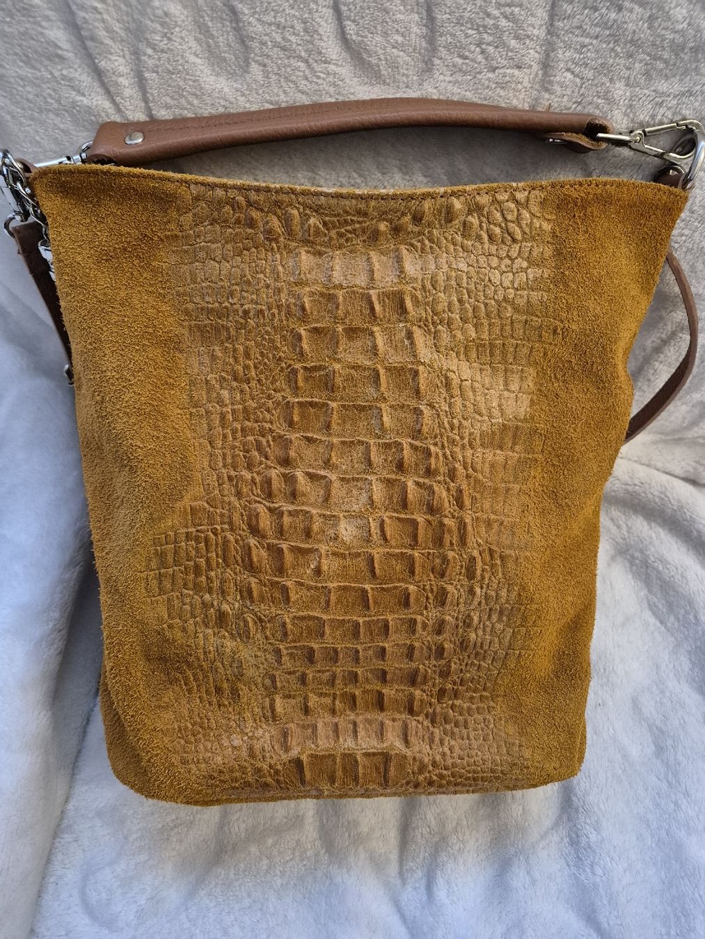 Borse da donna: Wildleder Beuteltasche – Usato da Thalwil venduto da Coco2025 1