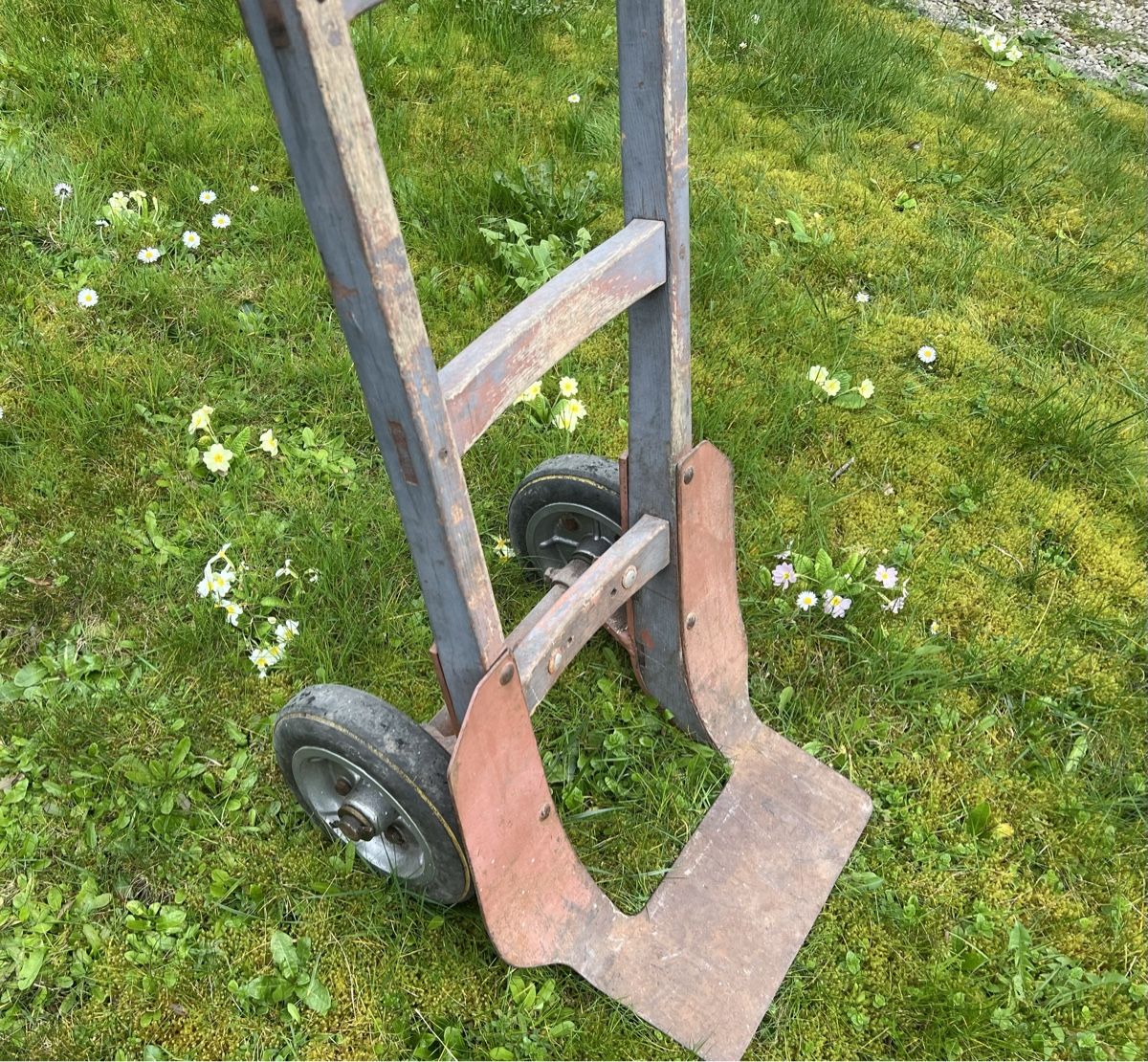 Schubkarren: Schöner- stabiler - antiker Sackkarren – Gebraucht aus Biel/Bienne von SirRolf 7