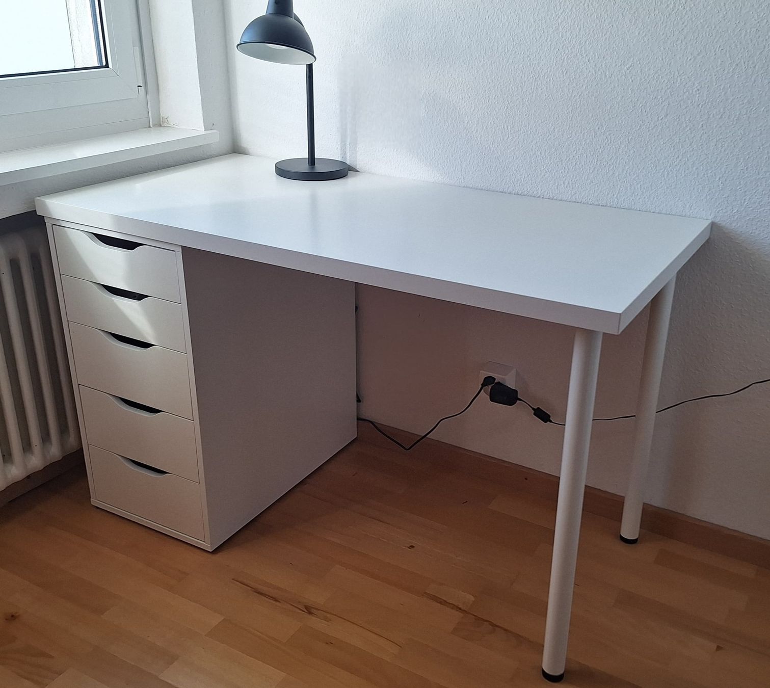 Scrivanie: Schreibtisch IKEA LAGKAPTEN/ALEX – Usato da Gerlikon venduto da ampu
