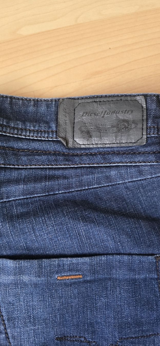 Diesel Jeans: Diesel Jeans – Usato da Chur venduto da ACE18 1