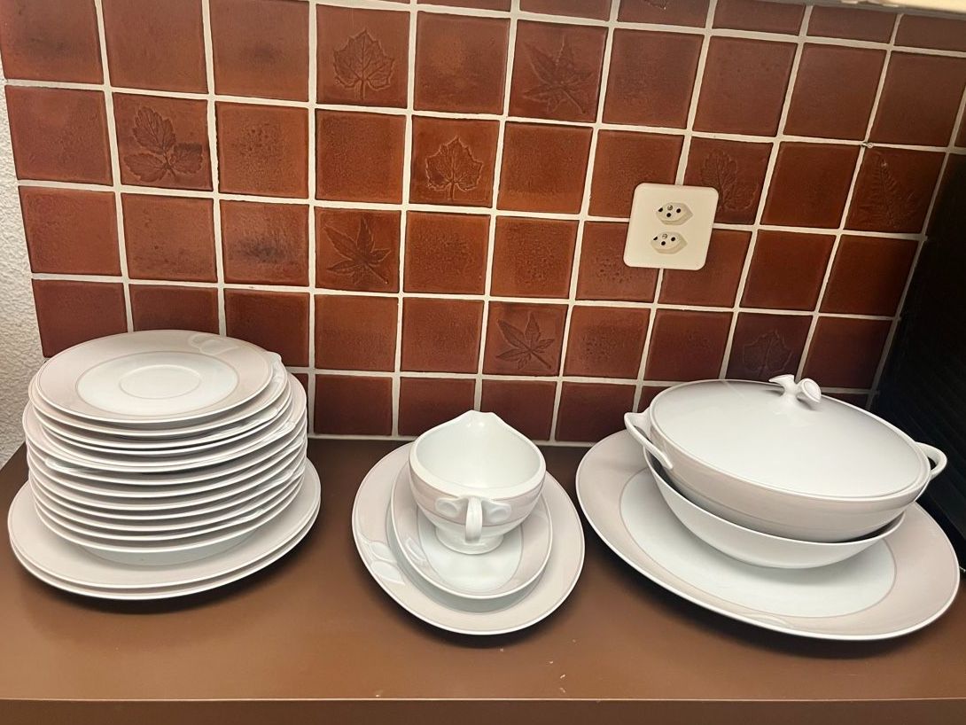 Set di piatti: Hutschenreuther Chloè Geschirrset – Usato da Zürich venduto da sop_5b8y