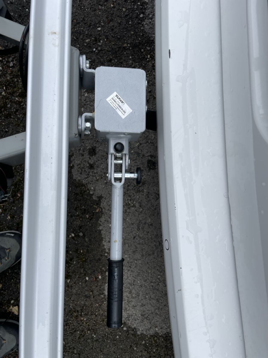Ganci per rimorchio: Porte-vélos avec accouplement rapide pour rotule - bon état – Usato da Corcelles BE venduto da Peichen 1