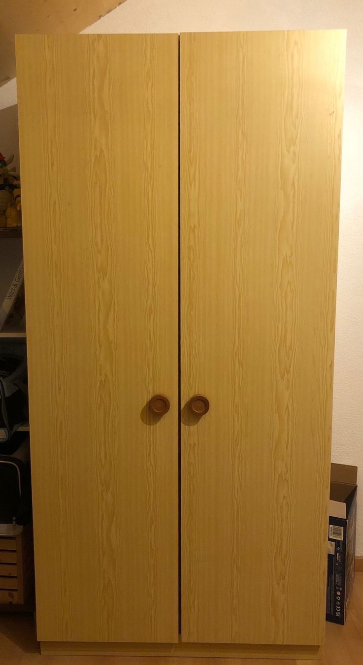 Armadi: Kleiderschrank – Usato da Hausen AG venduto da cor_xlm5