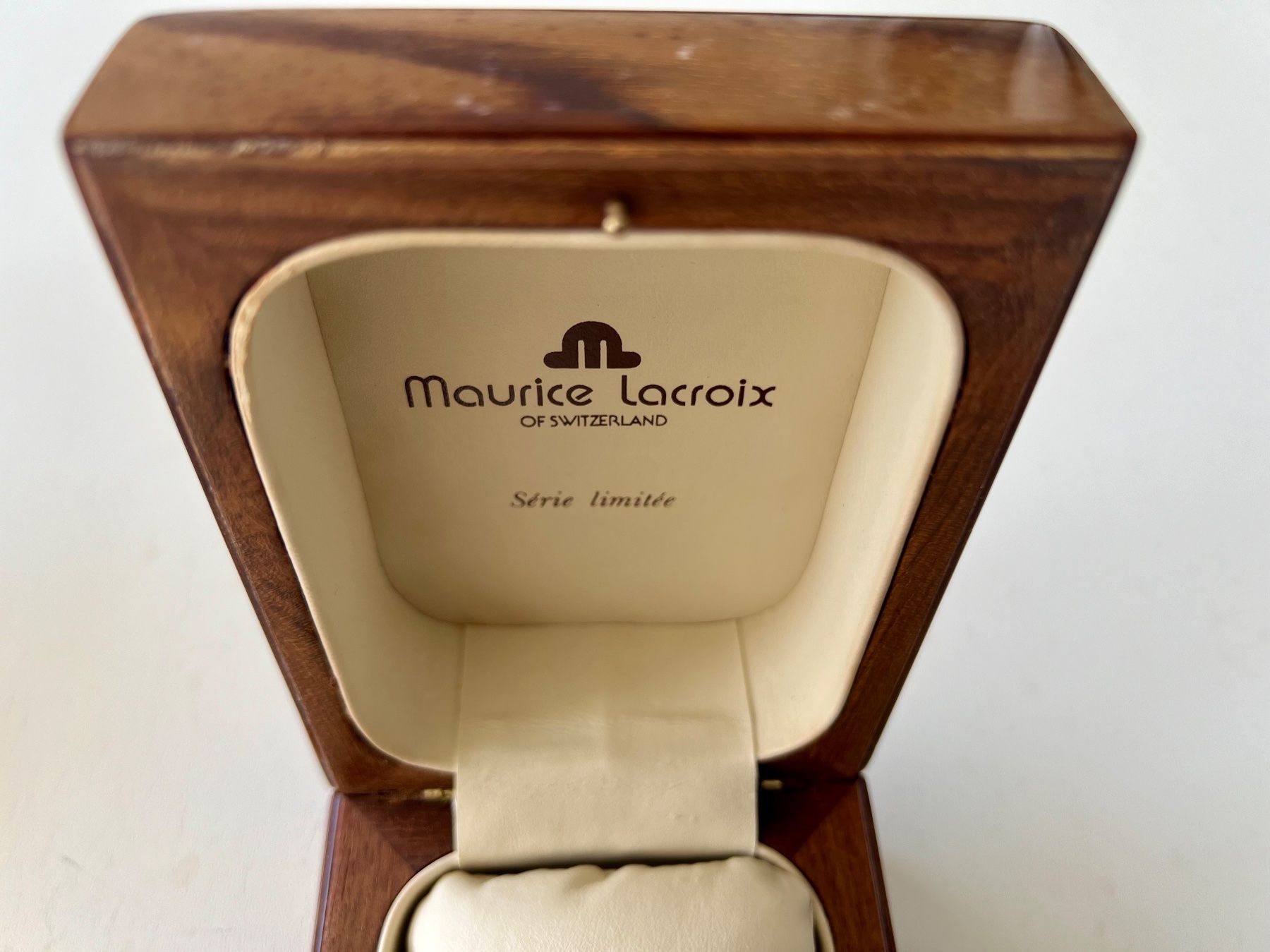 Maurice Lacroix Orologi: MAURICE LACROIX Série Limitée Precious wood box + outerbox – Usato da Mont-sur-Lausanne venduto da vmi_ym5l 3