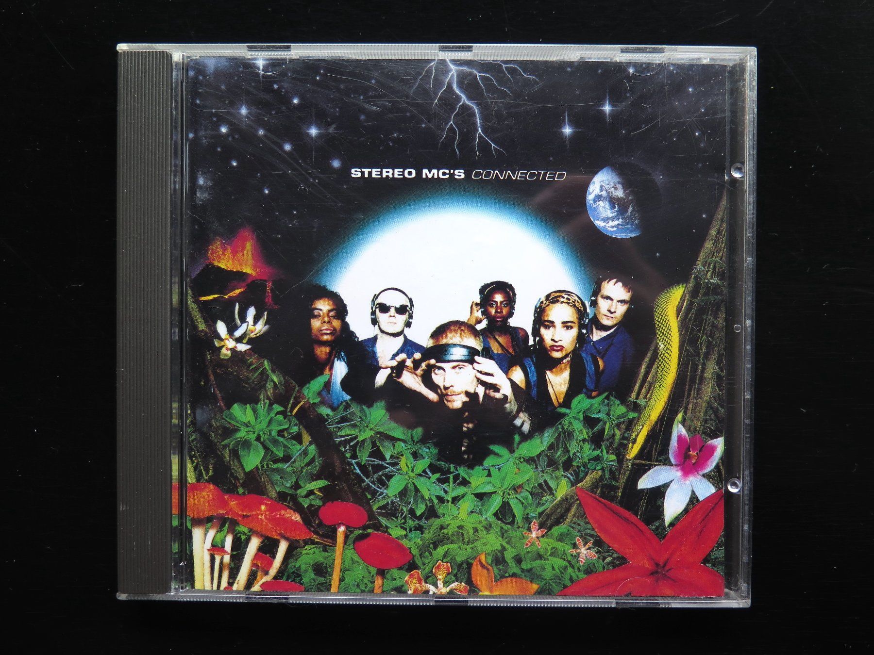 CD: (p) CD STEREO MC's: Connected, 1992 – Usato da Bern venduto da Balzamico