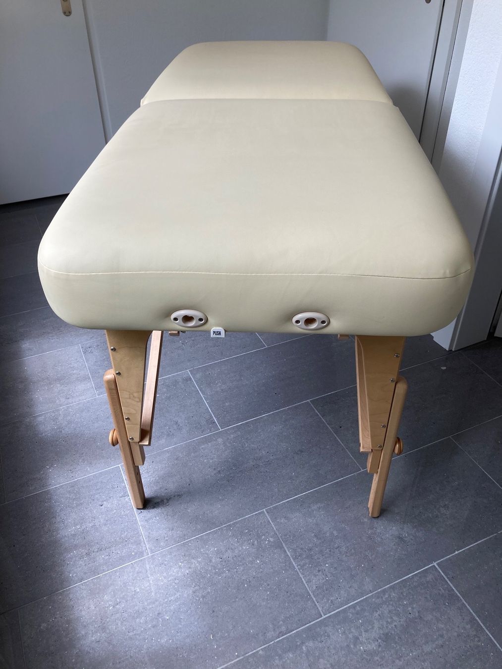Sedie a sdraio: Hochwertige Massagliege – Usato da Oftringen venduto da jul_pb5d 4