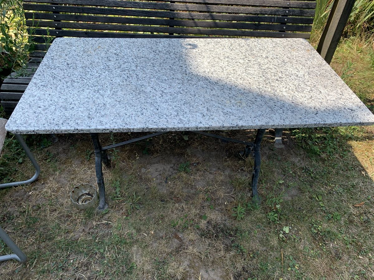Tische: Gartentisch mit Steinplatte  – Gebraucht aus Riehen von Sajoka 1