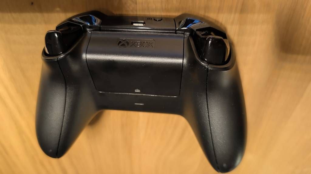 Microsoft Controller: XBox Wireless Controller – Usato da Aarau venduto da Spumante 1