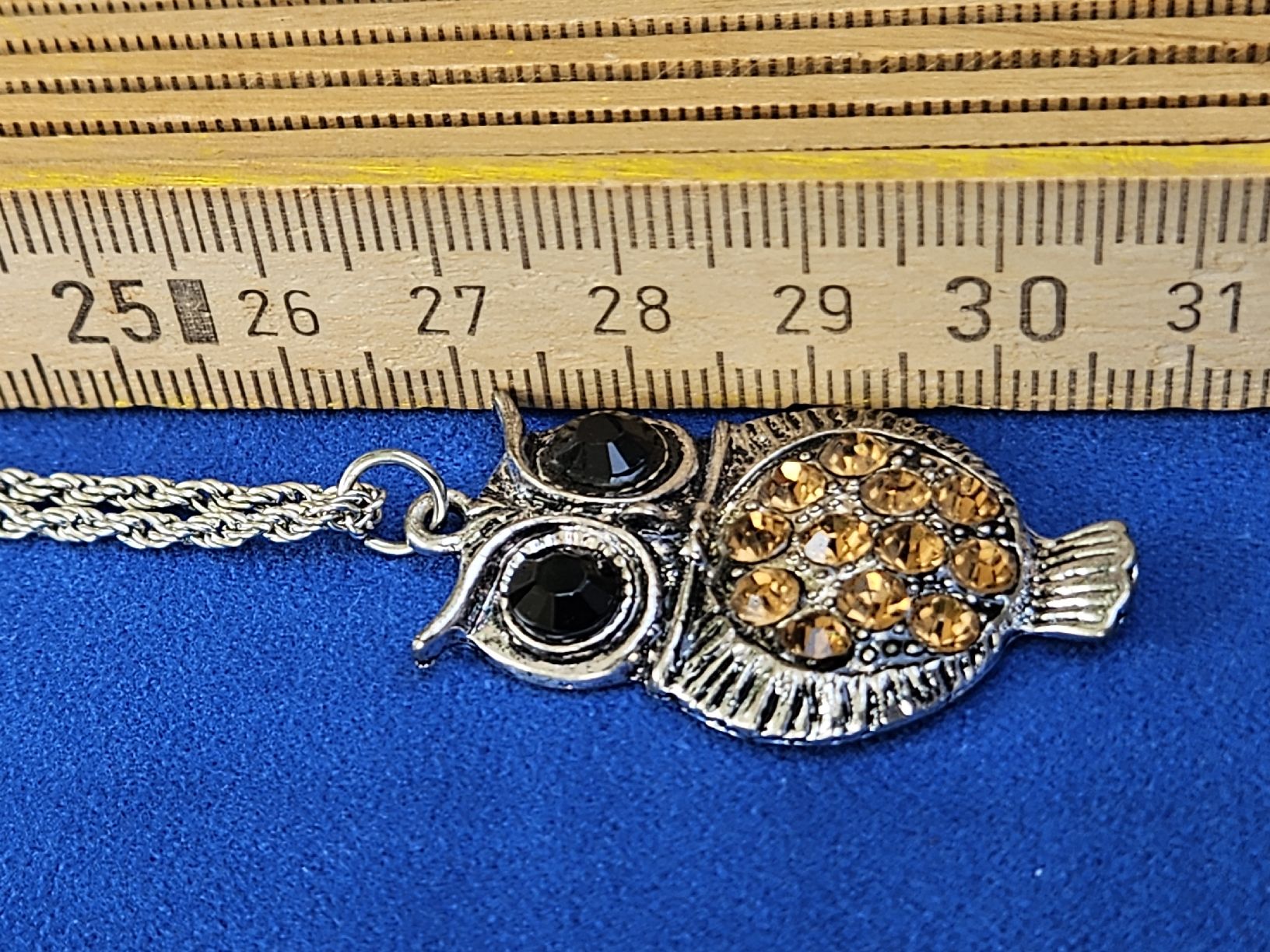 Catenine: Halskette mit Eule Anhänger mit Steinen Silberfarben – Usato da Wettingen venduto da Sk8ertomda 4