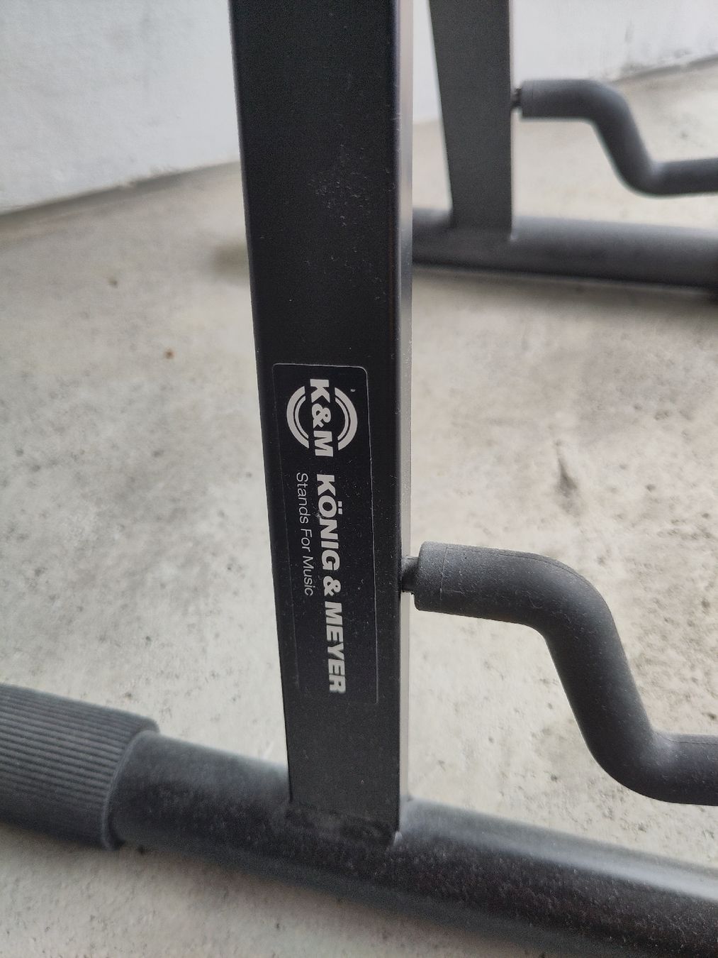 König & Meyer Supporti per strumenti musicali & leggii: K&M König & Meyer Folding Instrument Stand – Usato da Basel venduto da gonzpen 2