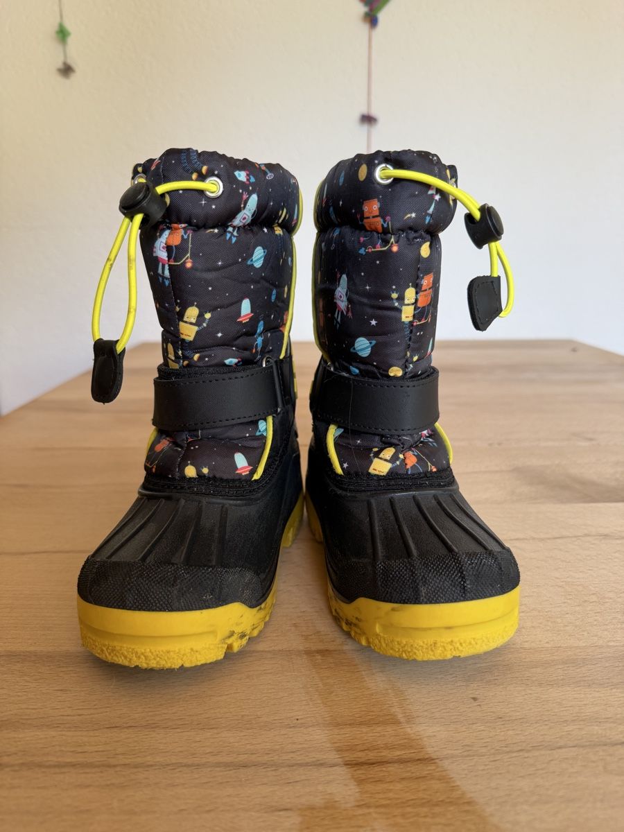 Scarpe per ragazzi: Kinder Winterstiefel Gr. 25, warm & bequem – Usato da Zeiningen venduto da nic_2rmd