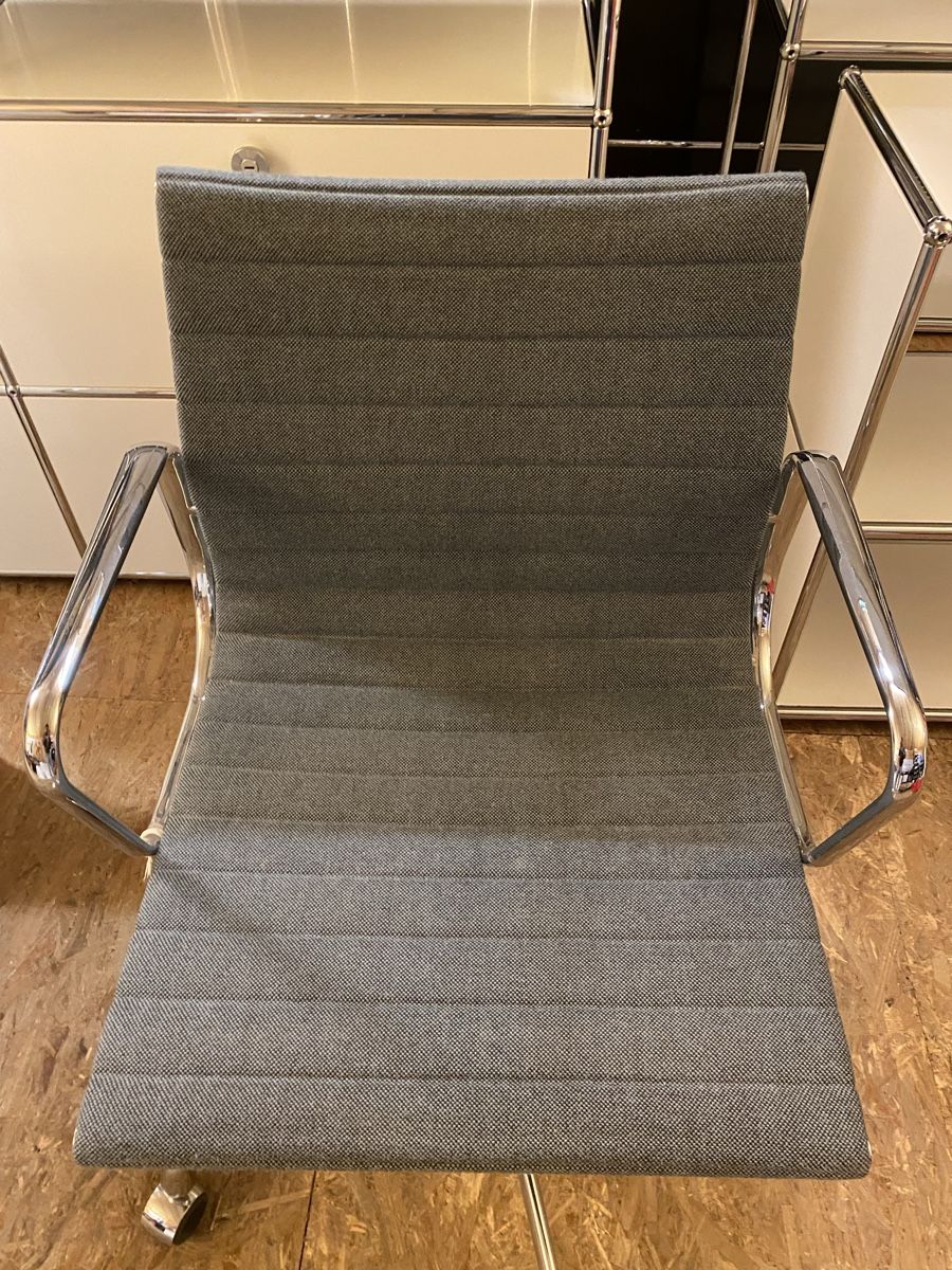 Vitra Sedie: VITRA EA 117 - Gratis Lieferung ! – Usato da Rikon im Tösstal venduto da Design4Life 1